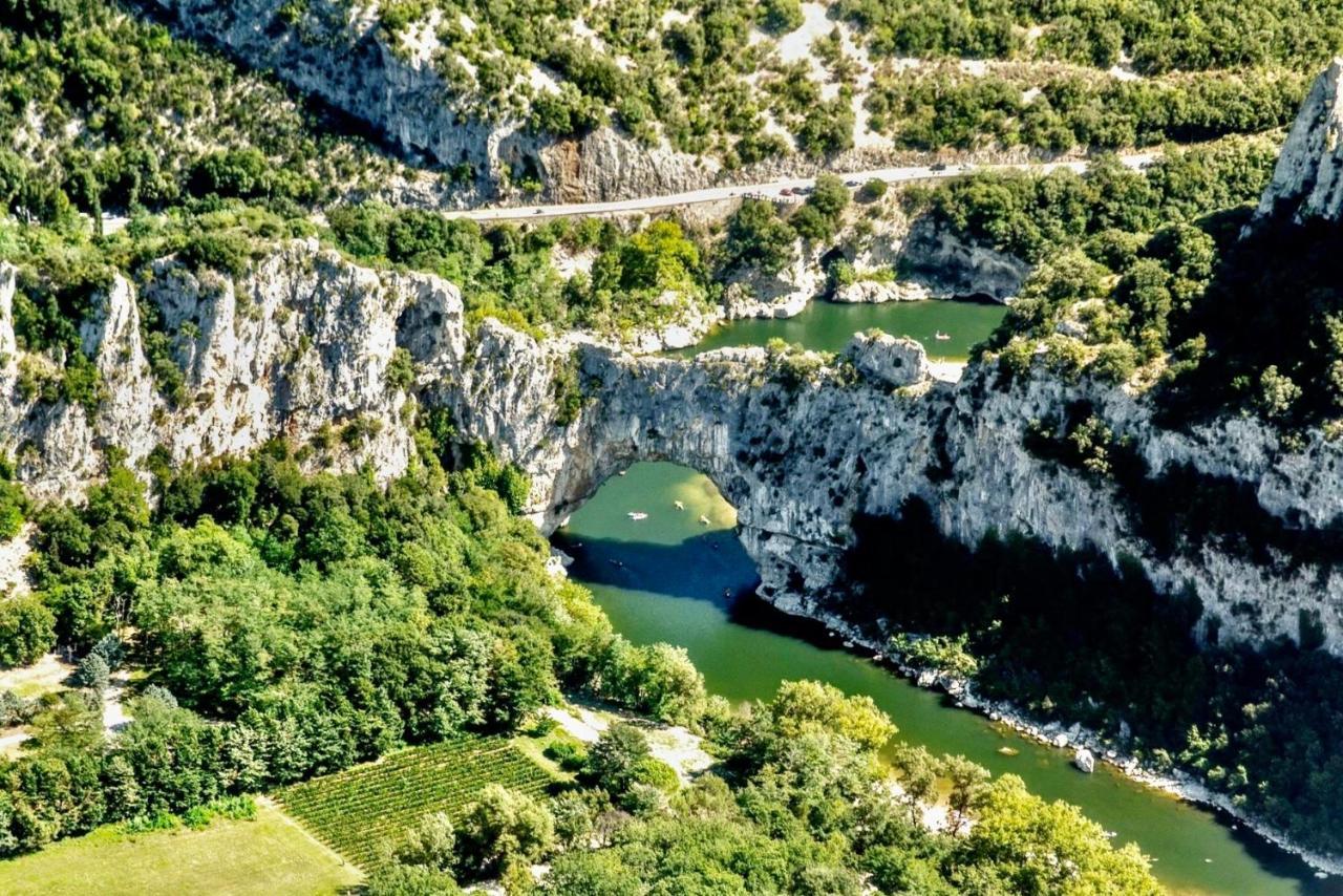 Hebergements Des Posas Sampzon Exterior photo